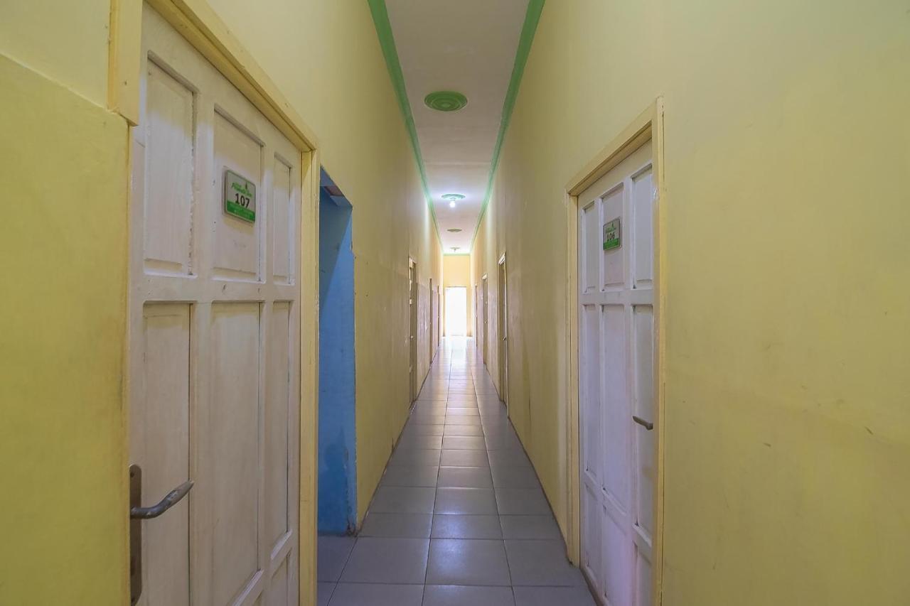 Reddoorz Syariah At Jalan Cilik Riwut Kapuas Hotel Kualakapuas Exterior photo