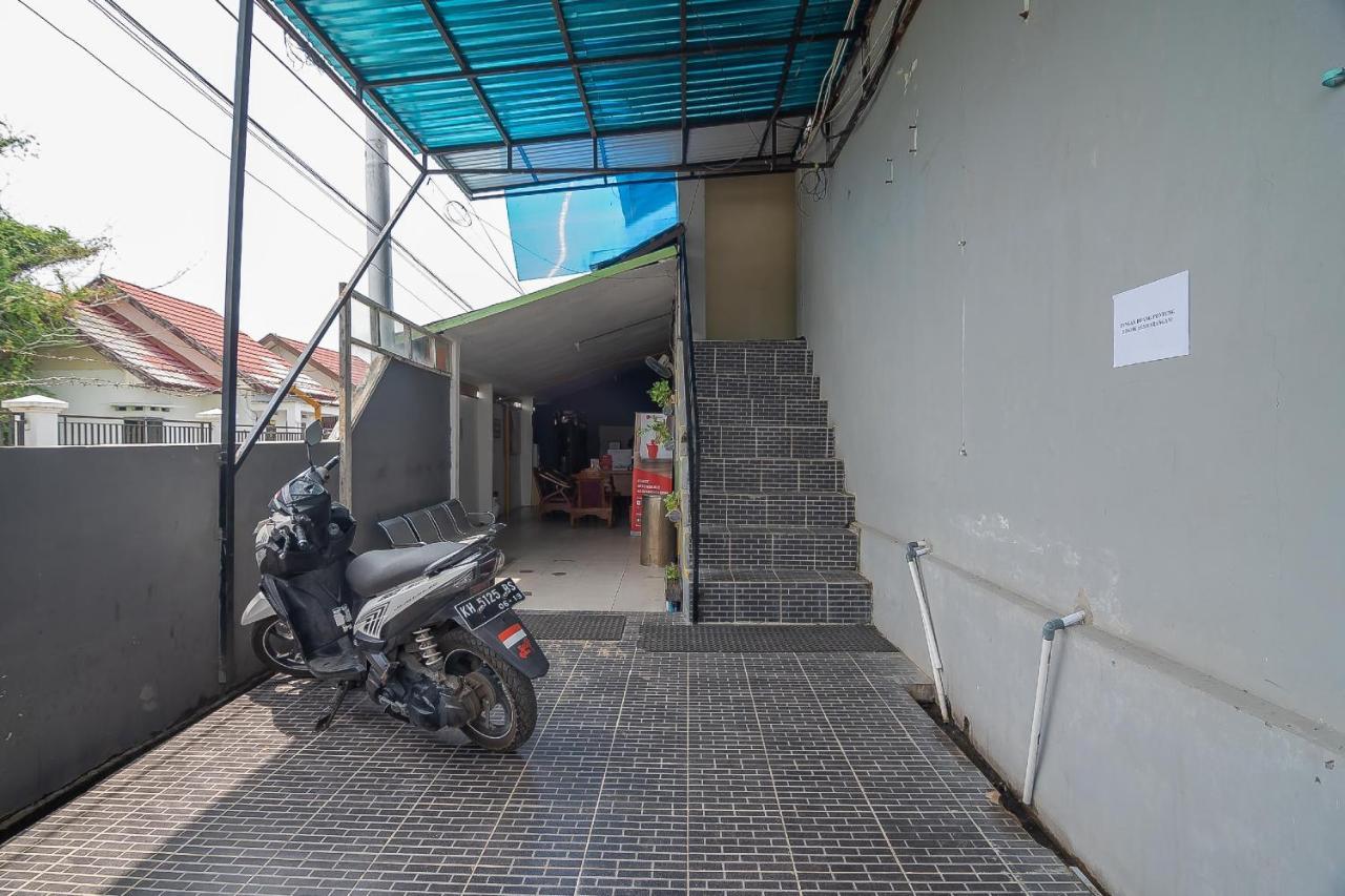 Reddoorz Syariah At Jalan Cilik Riwut Kapuas Hotel Kualakapuas Exterior photo