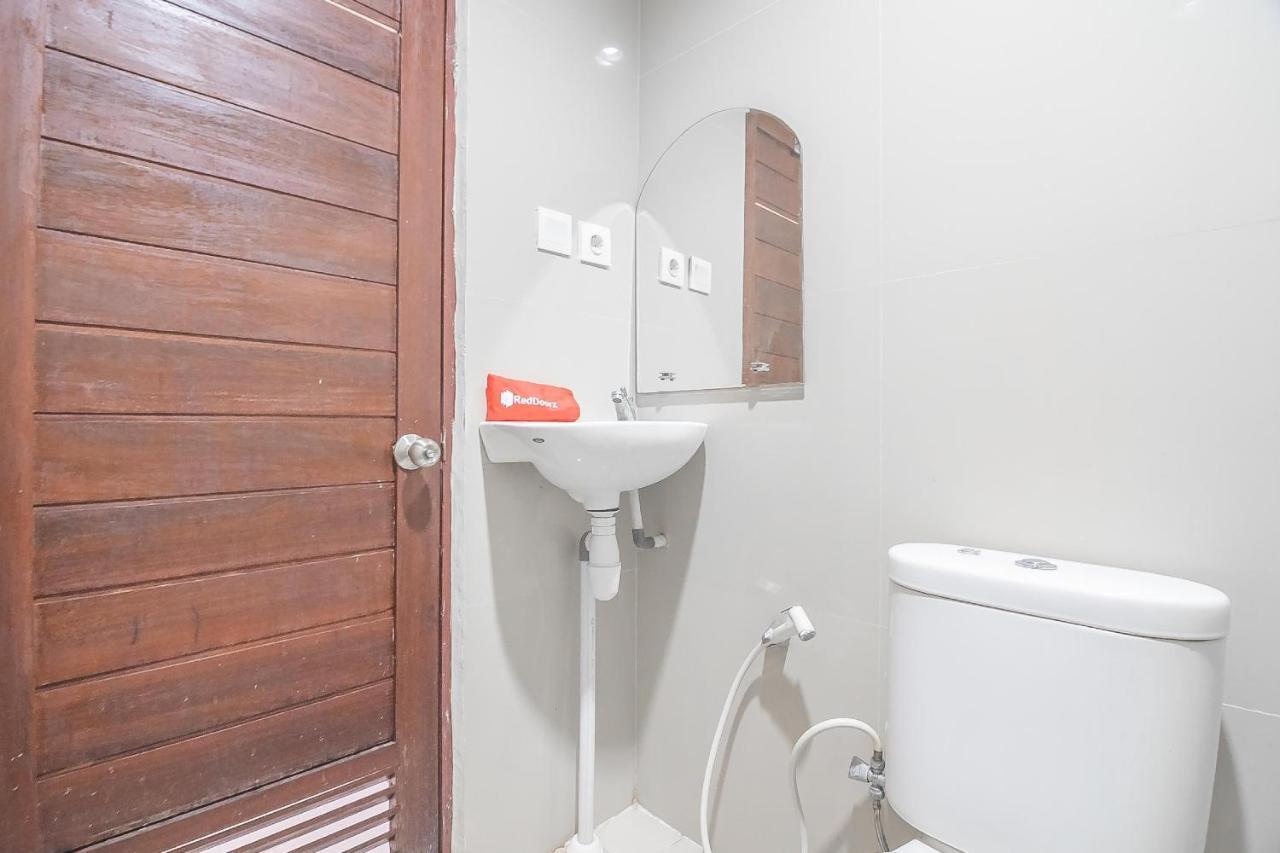 Reddoorz Syariah At Jalan Cilik Riwut Kapuas Hotel Kualakapuas Exterior photo